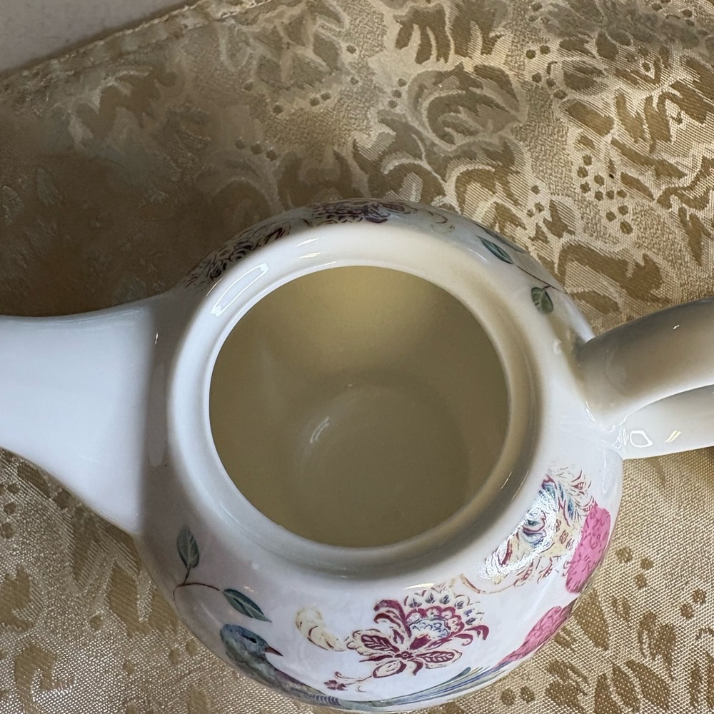 Floral Teapot with Bird Design Crafted by New Bone China - Picture 7 of 10